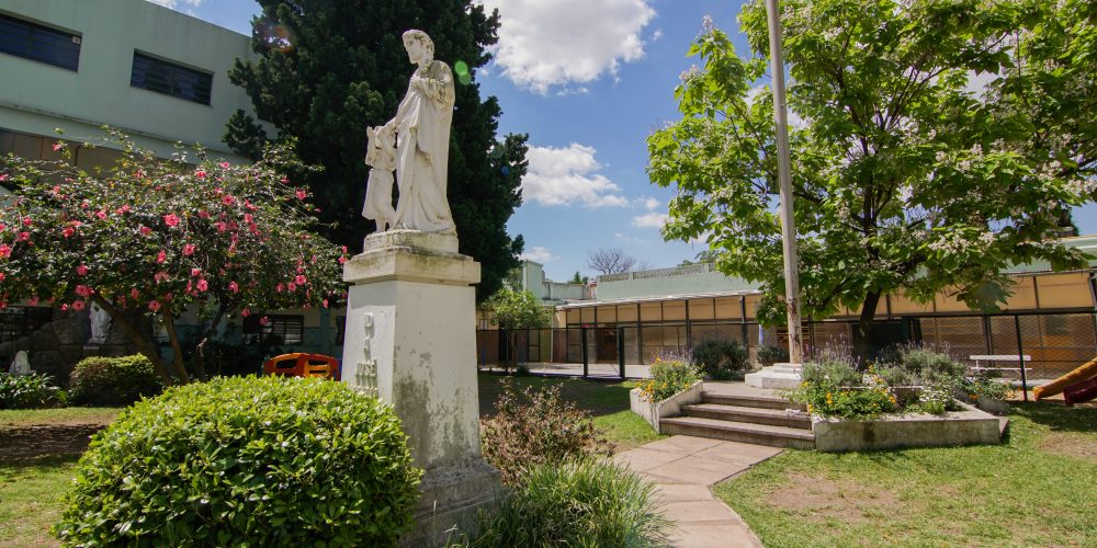 Patios (12)